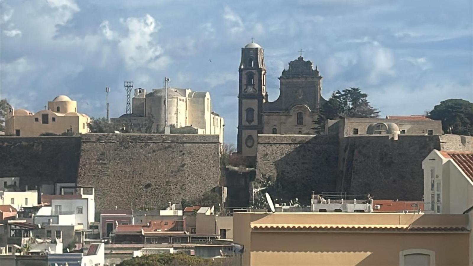 Appartamenti Il Ventaglio Lipari  Luaran gambar